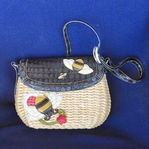 Brighton leather & straw handbag. Bumble bee 🐝 design.